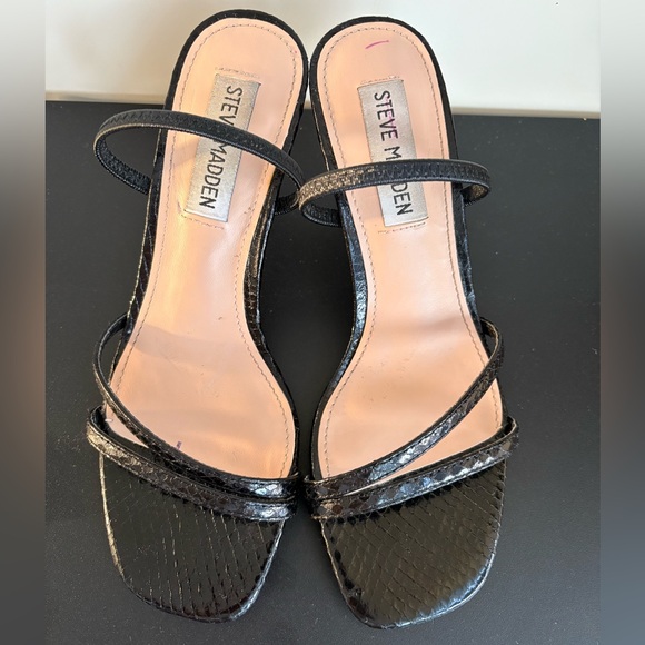 Steve Madden Loft Naked Black Snakeskin Sandals - Picture 3 of 7